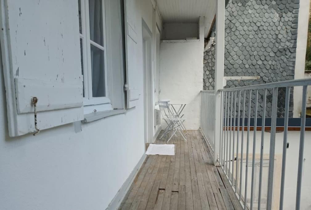 Appartement Centre Ville Avec Balcon -Terrasse Prive Tulle Kültér fotó